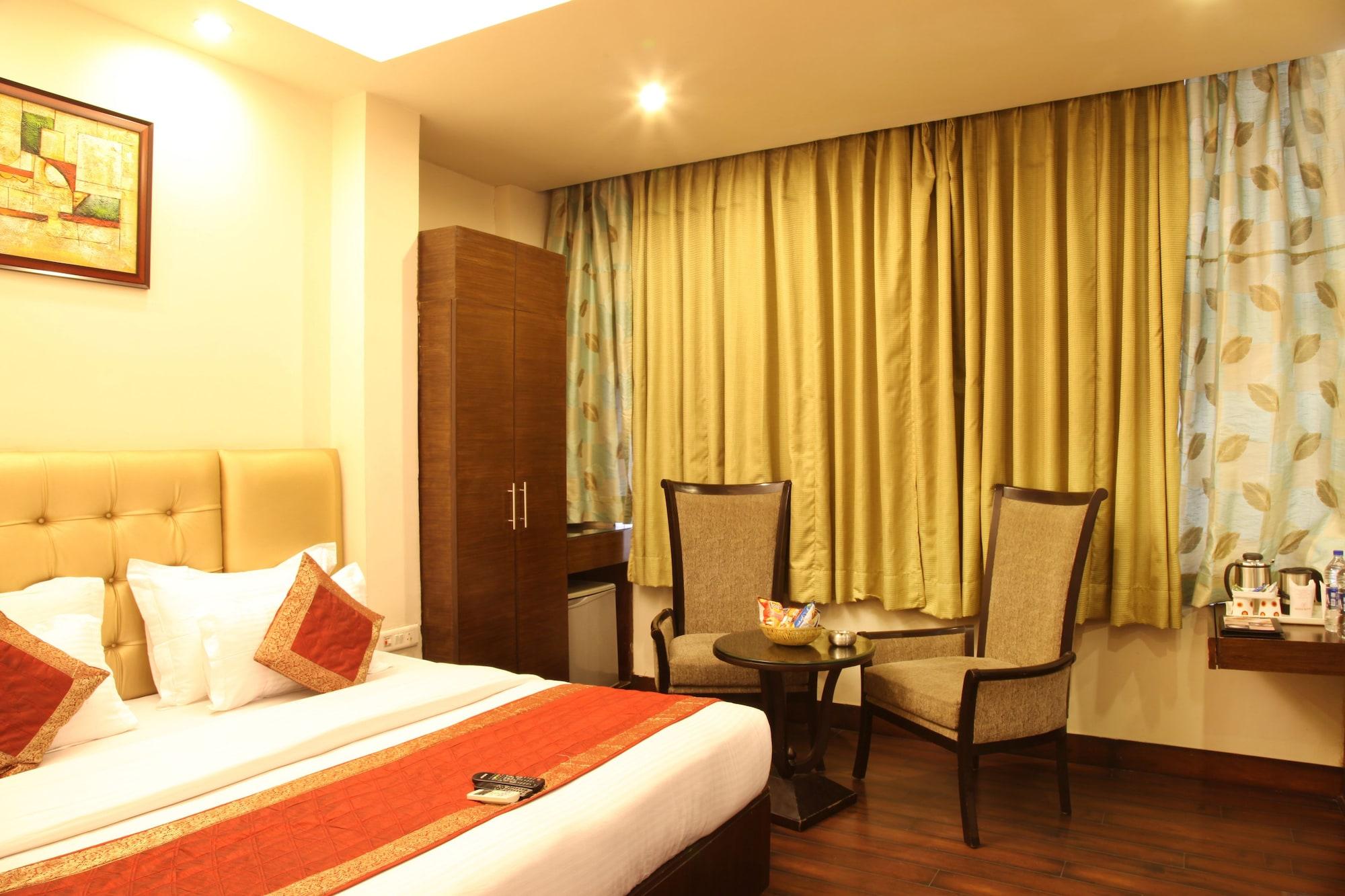 Rupam Hotel Deli Exterior foto