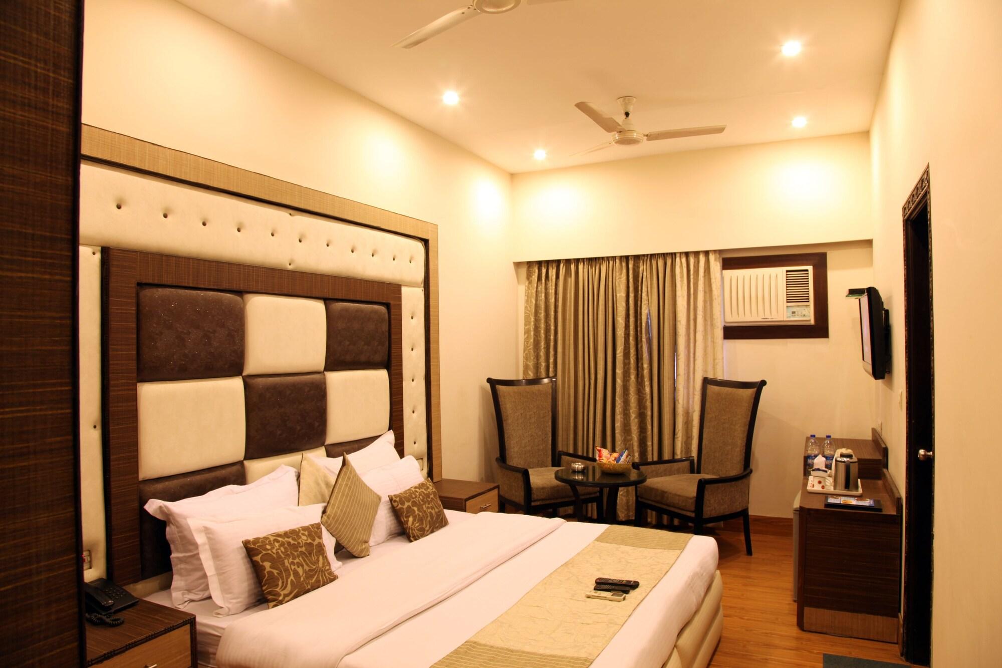 Rupam Hotel Deli Exterior foto