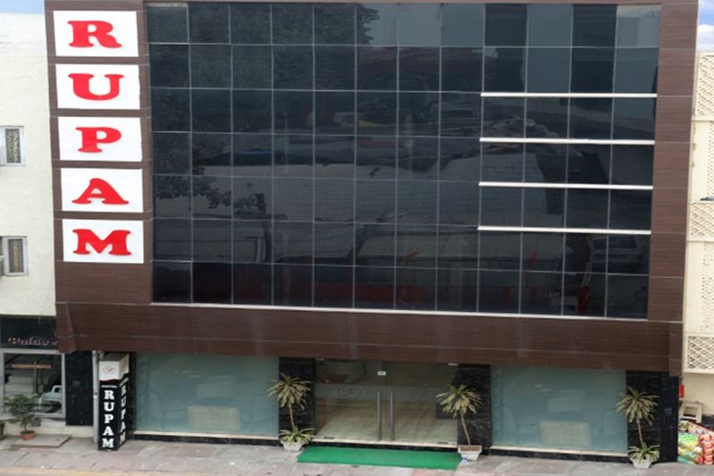 Rupam Hotel Deli Exterior foto